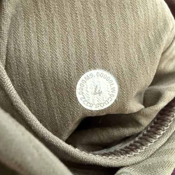 Lululemon Dance Studio Mid-Rise Cropped Pants | Size 4 - Picture 12 of 12